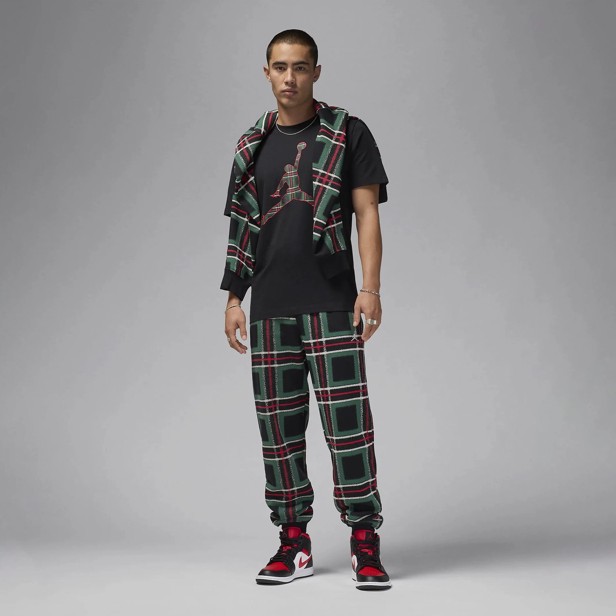JORDAN | FLIGHT ESSENTIALS { BLACK