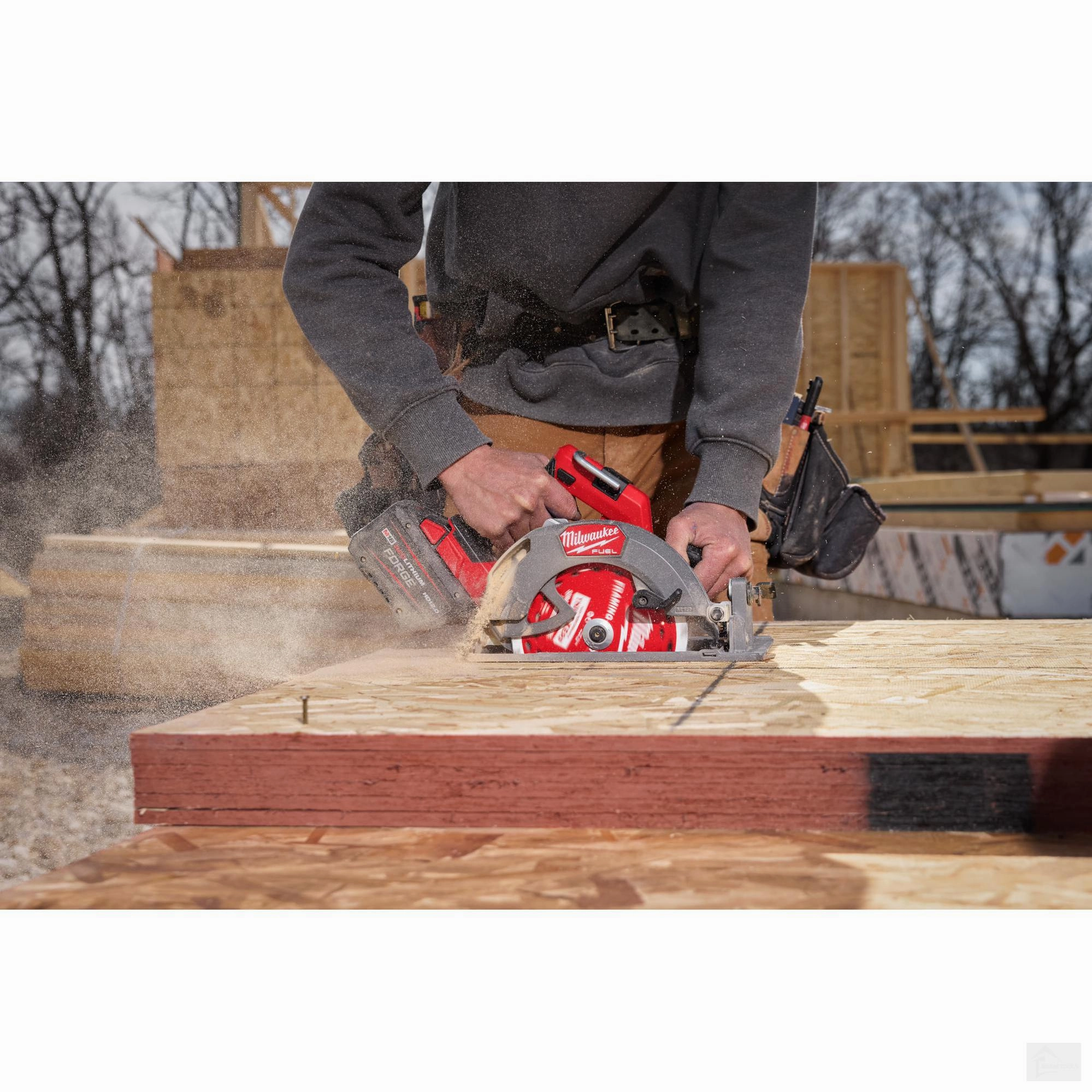 Milwaukee M18 FUEL™ 7-1/4” Circular Saw (Tool Only) {2834-20}